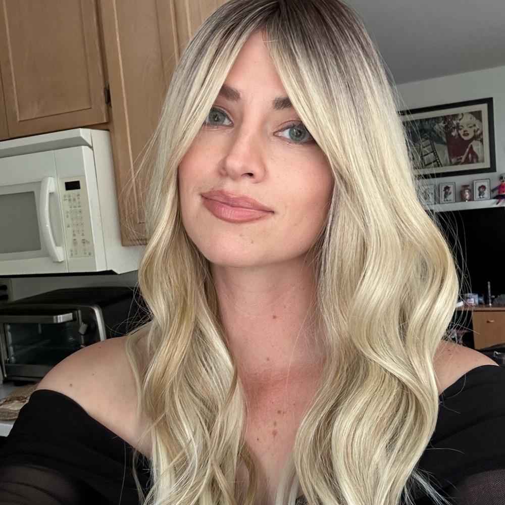 WigIsFashion blonde ombré Sabrina Carpenter inspired wig